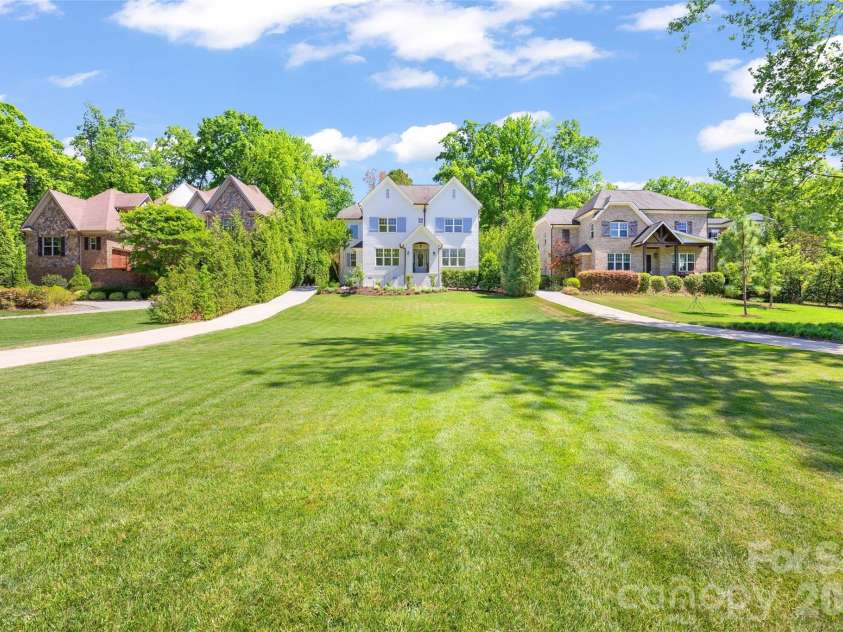 1111 Willhaven Drive, Charlotte, NC 28211.  MLS# CAR4373313, YatesRealty ID 17828. 