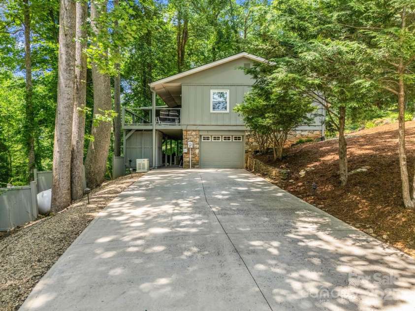195 White Pine Drive, Lake Lure, NC 28746.  MLS# CAR4266532, YatesRealty ID 17828. 