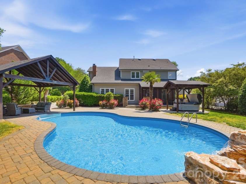 1522 12th Fairway Drive, Concord, NC 28027.  MLS# CAR4357344, YatesRealty ID 17829. 