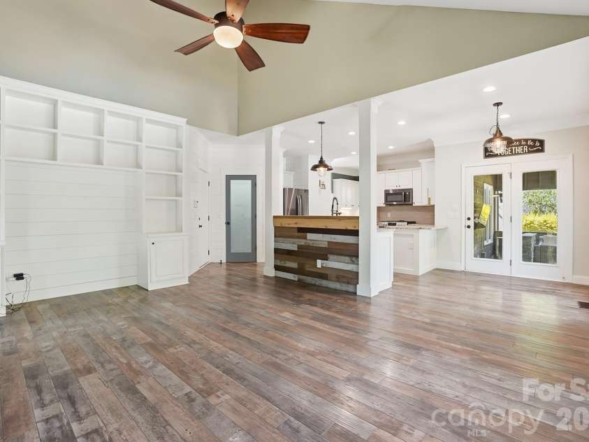 1522 12th Fairway Drive, Concord, NC 28027.  MLS# CAR4357344, YatesRealty ID 17829. Family Room