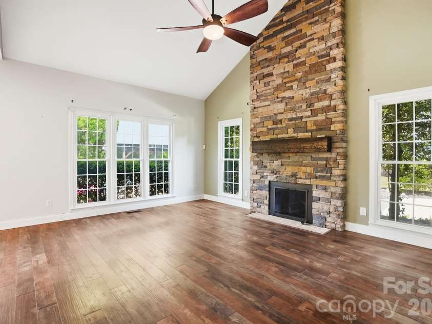 1522 12th Fairway Drive, Concord, NC 28027.  MLS# CAR4357344, YatesRealty ID 17829. Family Room