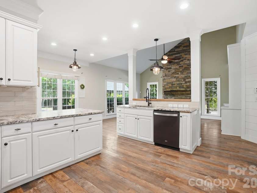 1522 12th Fairway Drive, Concord, NC 28027.  MLS# CAR4357344, YatesRealty ID 17829. Kitchen