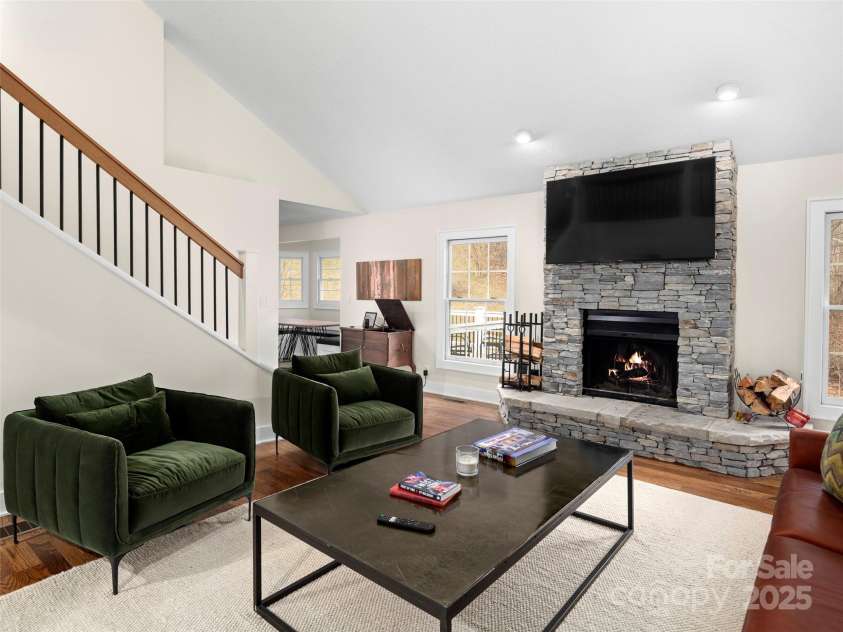 512 Shiloh Drive, Hendersonville, NC 28792.  MLS# CAR4208109, YatesRealty ID 17829. Living room - all furnishings are negotiable