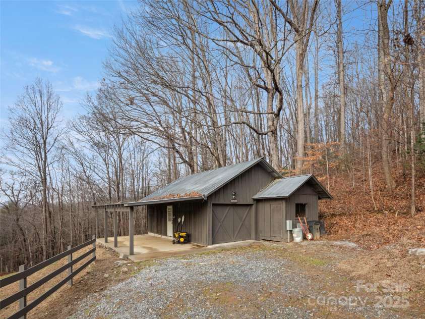 512 Shiloh Drive, Hendersonville, NC 28792.  MLS# CAR4208109, YatesRealty ID 17829. New barn or can be a garage - has a new garage door