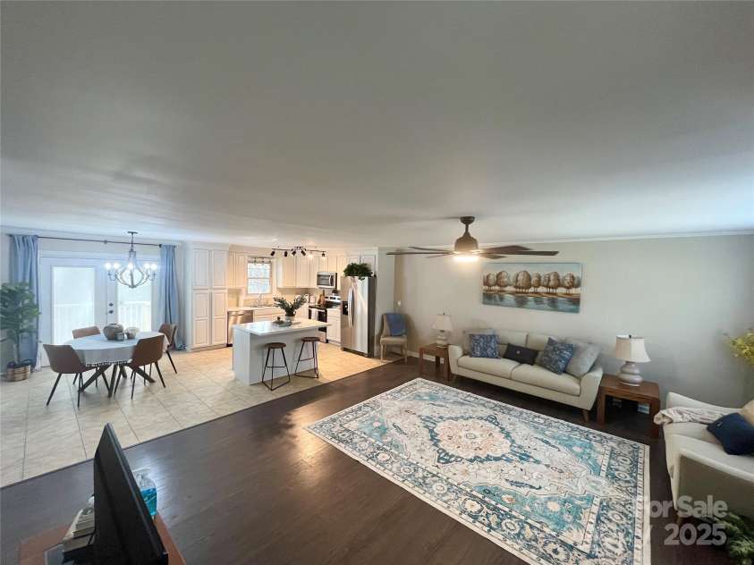 251 Briarcliff Drive, Kannapolis, NC 28081.  MLS# CAR4313103, YatesRealty ID 1783. 