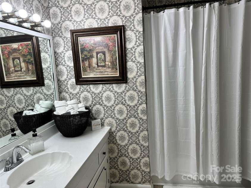 251 Briarcliff Drive, Kannapolis, NC 28081.  MLS# CAR4313103, YatesRealty ID 1783. 