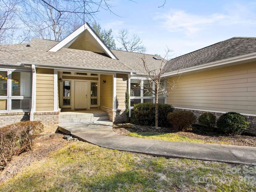 514 Cobblestone Lane, Flat Rock, NC 28731.  MLS# CAR4221584, YatesRealty ID 1783. 