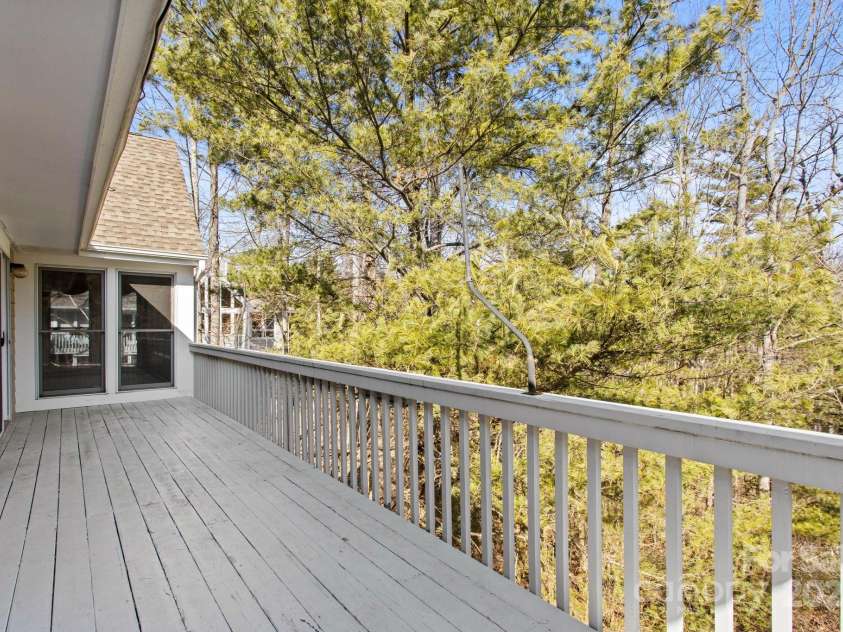 514 Cobblestone Lane, Flat Rock, NC 28731.  MLS# CAR4221584, YatesRealty ID 1783. 
