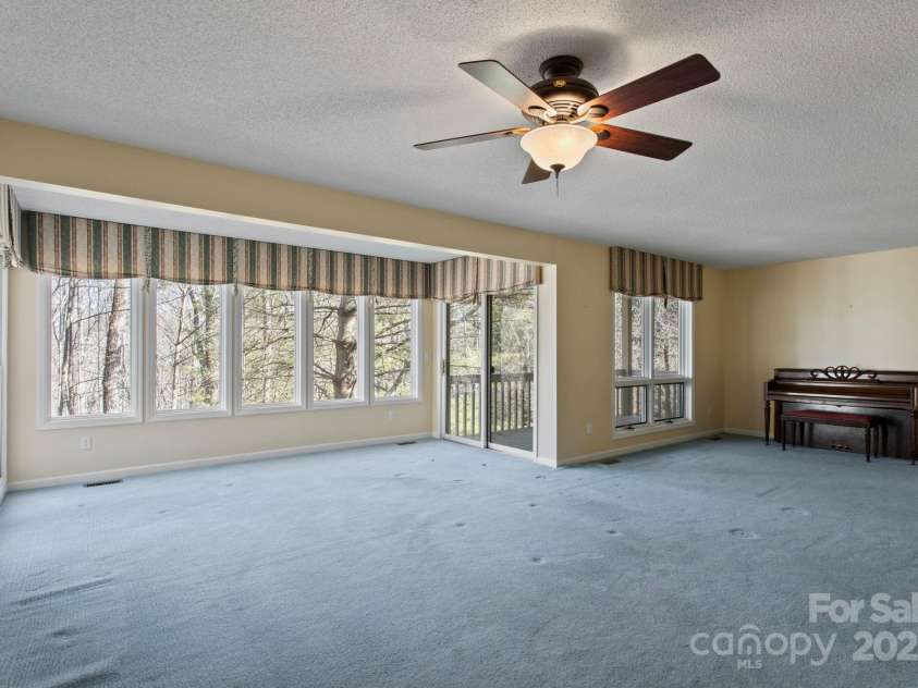 514 Cobblestone Lane, Flat Rock, NC 28731.  MLS# CAR4221584, YatesRealty ID 1783. 