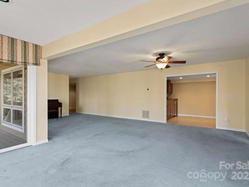 514 Cobblestone Lane, Flat Rock, NC 28731.  MLS# CAR4221584, YatesRealty ID 1783. 