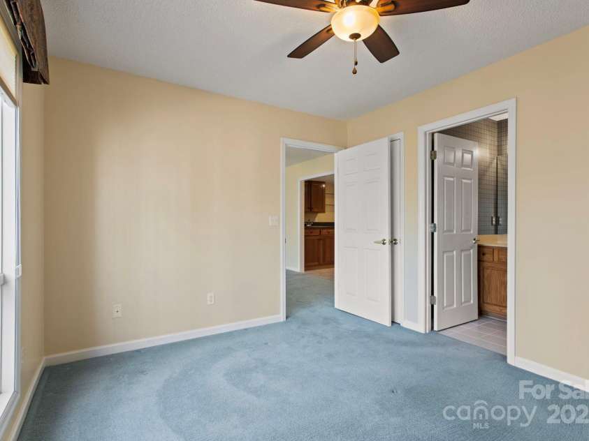 514 Cobblestone Lane, Flat Rock, NC 28731.  MLS# CAR4221584, YatesRealty ID 1783. 