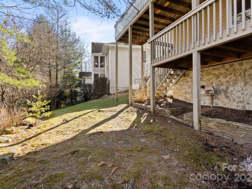 514 Cobblestone Lane, Flat Rock, NC 28731.  MLS# CAR4221584, YatesRealty ID 1783. 