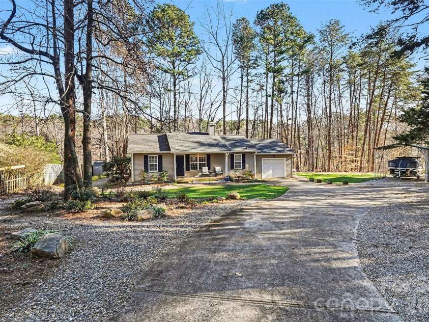 228 Creek View Road, Mooresville, NC 28117.  MLS# CAR4334038, YatesRealty ID 17830. 