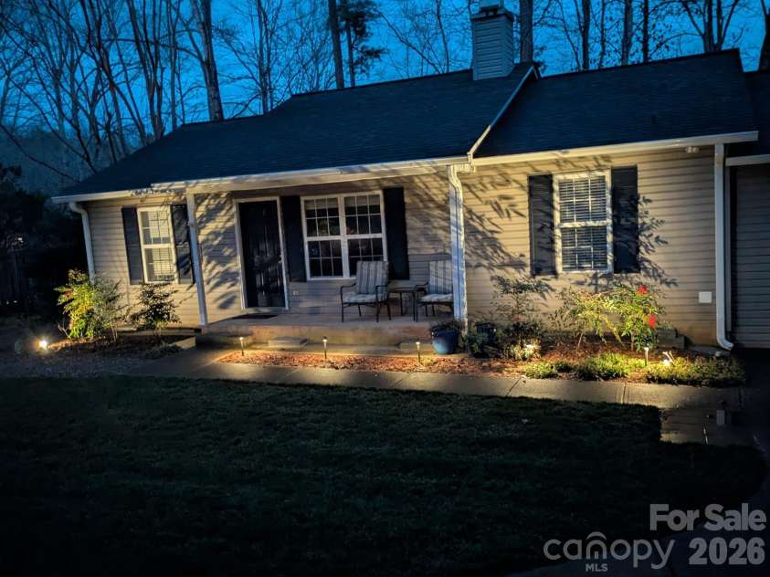 228 Creek View Road, Mooresville, NC 28117.  MLS# CAR4334038, YatesRealty ID 17830. 