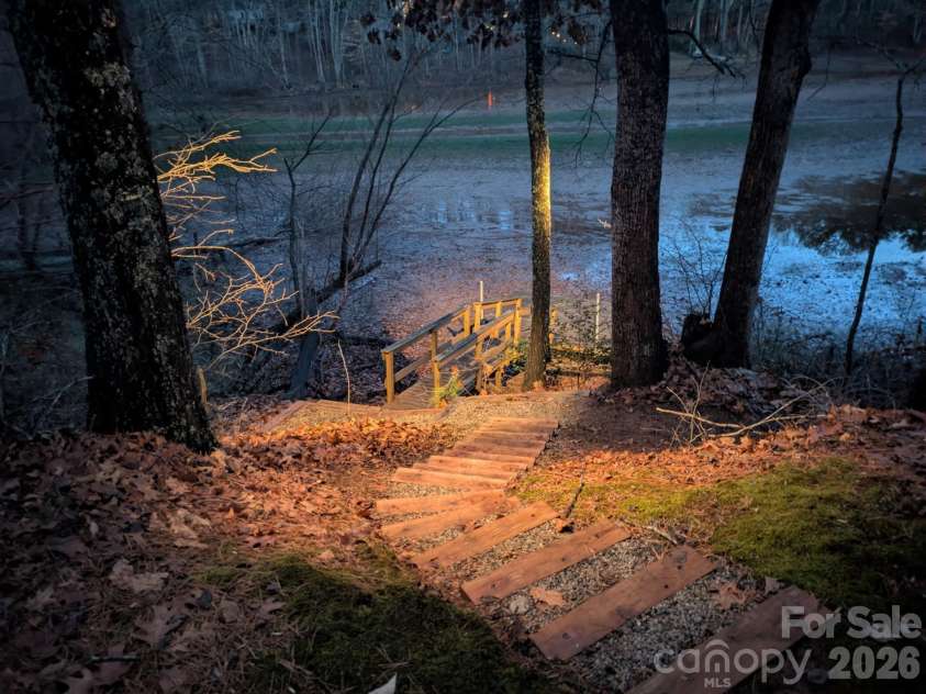 228 Creek View Road, Mooresville, NC 28117.  MLS# CAR4334038, YatesRealty ID 17830. 
