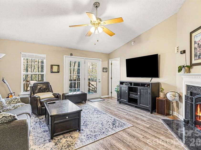 228 Creek View Road, Mooresville, NC 28117.  MLS# CAR4334038, YatesRealty ID 17830. 