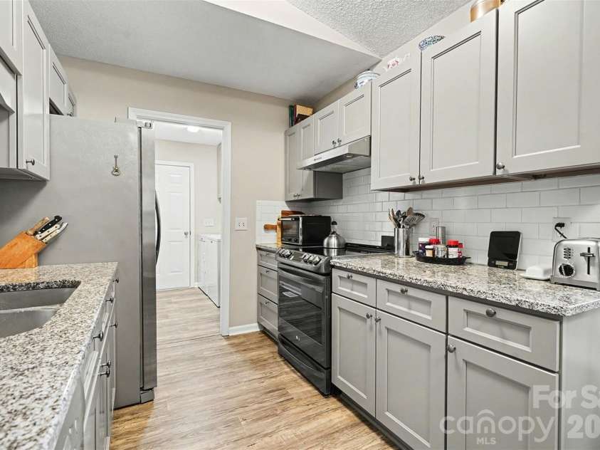 228 Creek View Road, Mooresville, NC 28117.  MLS# CAR4334038, YatesRealty ID 17830. 