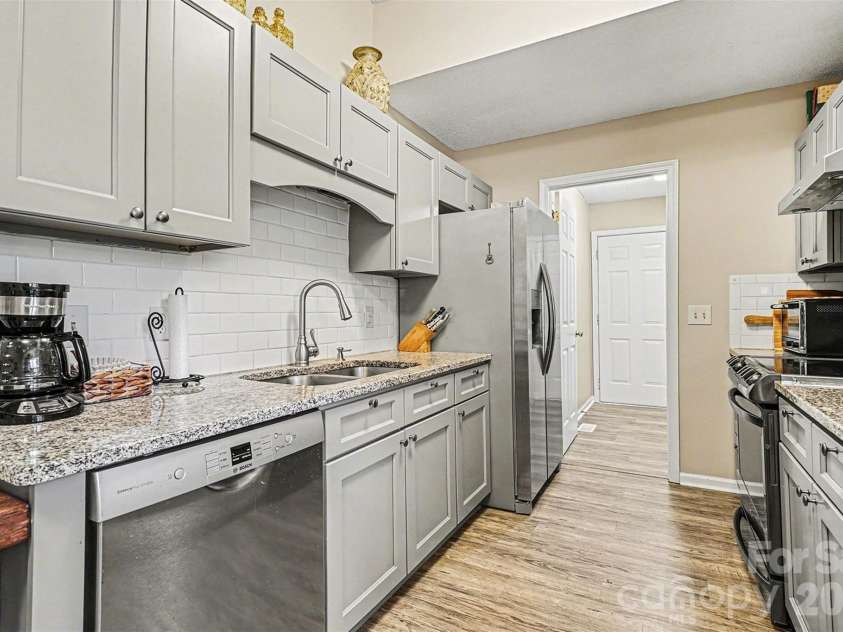 228 Creek View Road, Mooresville, NC 28117.  MLS# CAR4334038, YatesRealty ID 17830. 