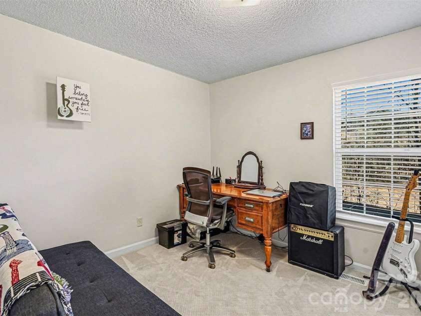 228 Creek View Road, Mooresville, NC 28117.  MLS# CAR4334038, YatesRealty ID 17830. 