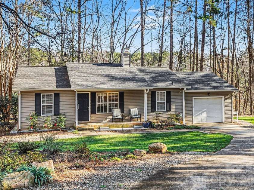 228 Creek View Road, Mooresville, NC 28117.  MLS# CAR4334038, YatesRealty ID 17830. 