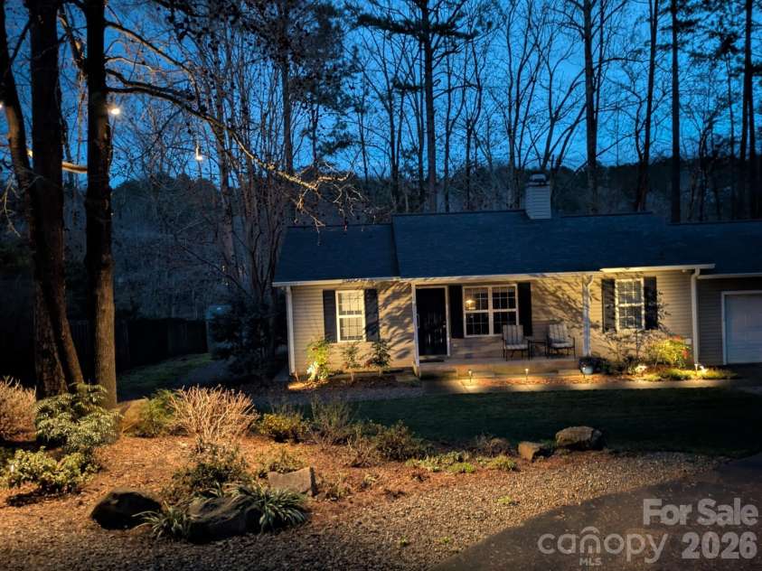 228 Creek View Road, Mooresville, NC 28117.  MLS# CAR4334038, YatesRealty ID 17830. 