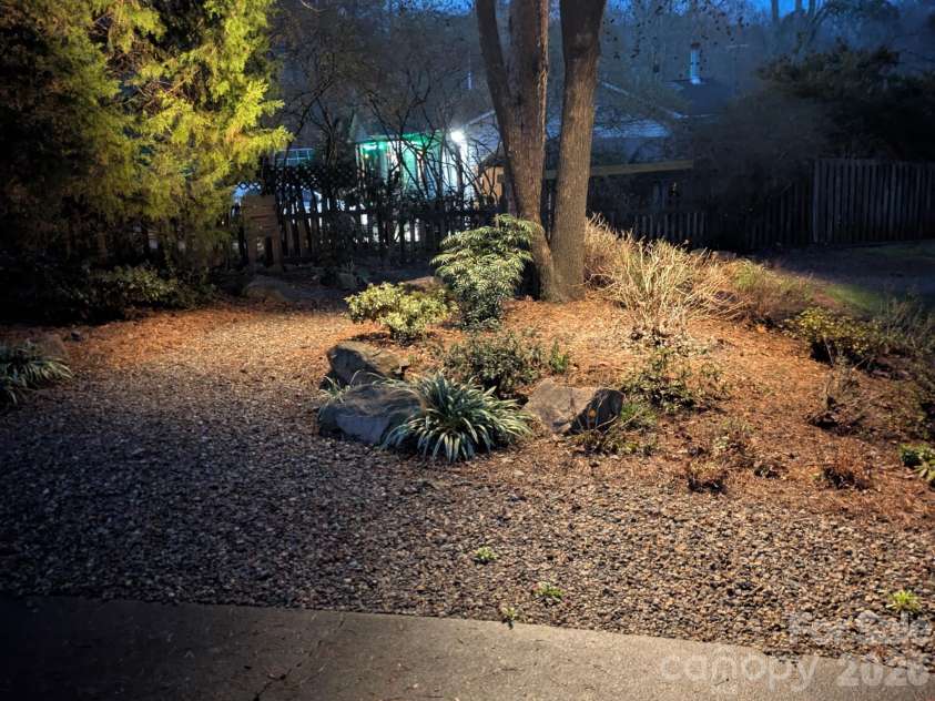 228 Creek View Road, Mooresville, NC 28117.  MLS# CAR4334038, YatesRealty ID 17830. 