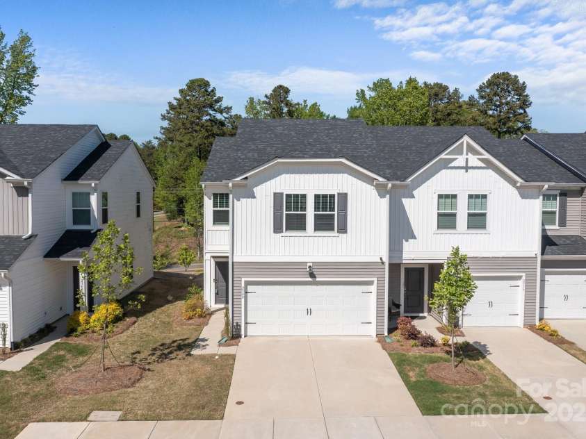 2340 Belterra Drive, Charlotte, NC 28216.  MLS# CAR4246902, YatesRealty ID 17830. 