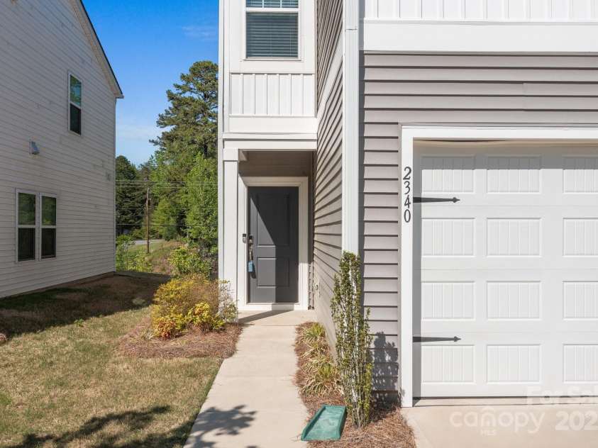 2340 Belterra Drive, Charlotte, NC 28216.  MLS# CAR4246902, YatesRealty ID 17830. 
