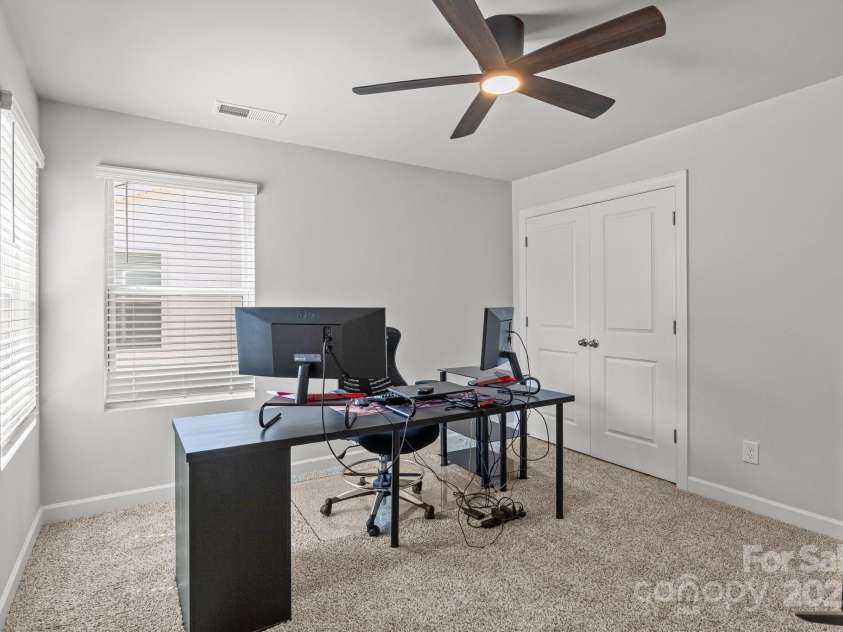 2340 Belterra Drive, Charlotte, NC 28216.  MLS# CAR4246902, YatesRealty ID 17830. 