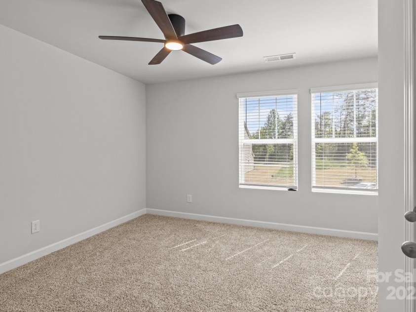 2340 Belterra Drive, Charlotte, NC 28216.  MLS# CAR4246902, YatesRealty ID 17830. 