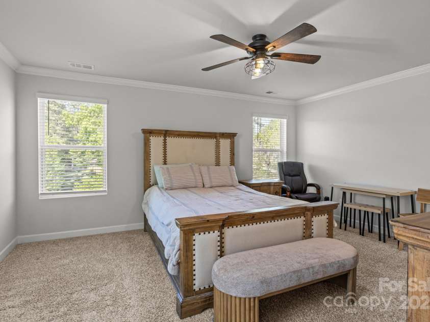 2340 Belterra Drive, Charlotte, NC 28216.  MLS# CAR4246902, YatesRealty ID 17830. 