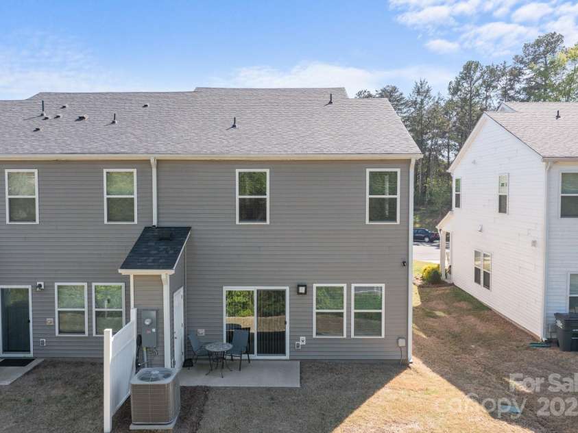 2340 Belterra Drive, Charlotte, NC 28216.  MLS# CAR4246902, YatesRealty ID 17830. 