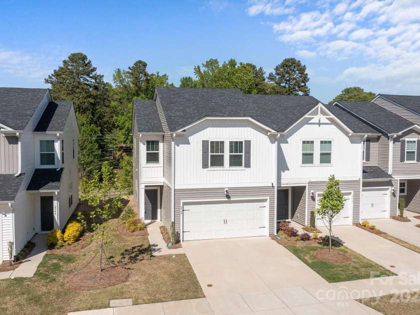 2340 Belterra Drive, Charlotte, NC 28216.  MLS# CAR4246902, YatesRealty ID 17830. 