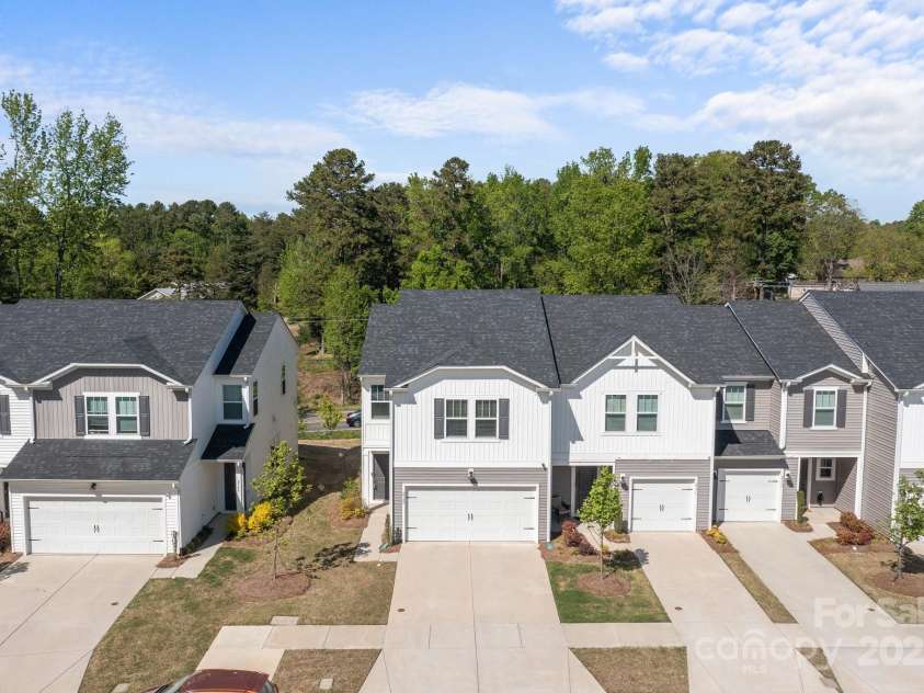 2340 Belterra Drive, Charlotte, NC 28216.  MLS# CAR4246902, YatesRealty ID 17830. 