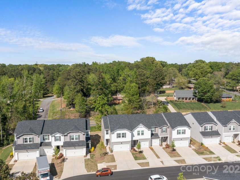 2340 Belterra Drive, Charlotte, NC 28216.  MLS# CAR4246902, YatesRealty ID 17830. 