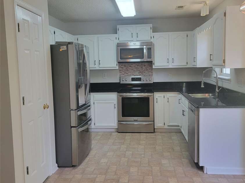 13039 Peacock Lane, Charlotte, NC 28215.  MLS# CAR4267109, YatesRealty ID 17831. 