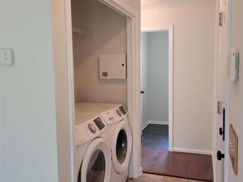 13039 Peacock Lane, Charlotte, NC 28215.  MLS# CAR4267109, YatesRealty ID 17831. 