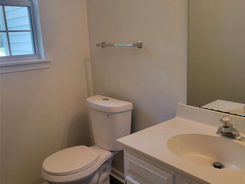 13039 Peacock Lane, Charlotte, NC 28215.  MLS# CAR4267109, YatesRealty ID 17831. 