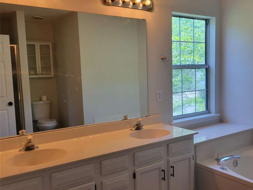13039 Peacock Lane, Charlotte, NC 28215.  MLS# CAR4267109, YatesRealty ID 17831. 