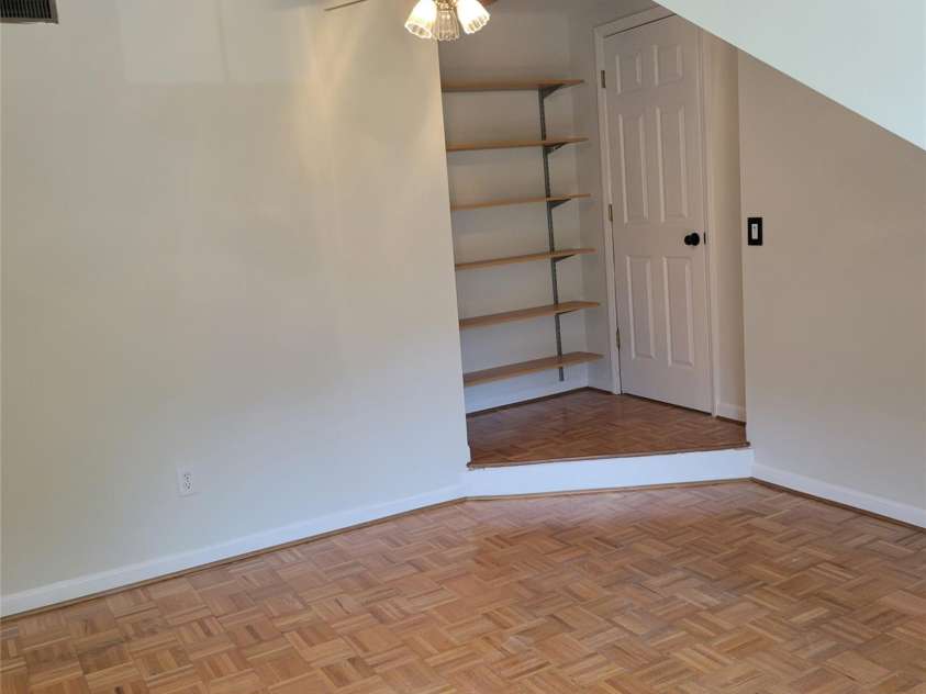 13039 Peacock Lane, Charlotte, NC 28215.  MLS# CAR4267109, YatesRealty ID 17831. 