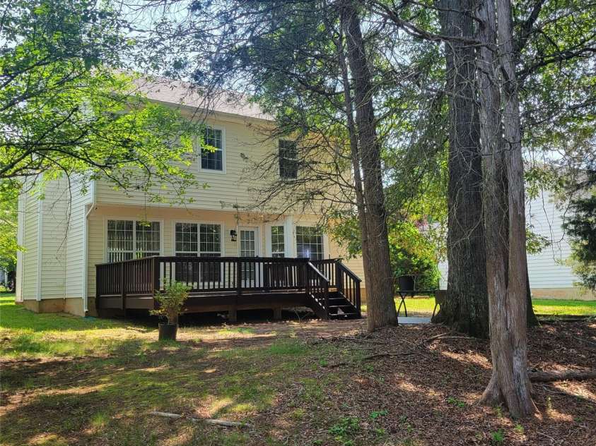 13039 Peacock Lane, Charlotte, NC 28215.  MLS# CAR4267109, YatesRealty ID 17831. 