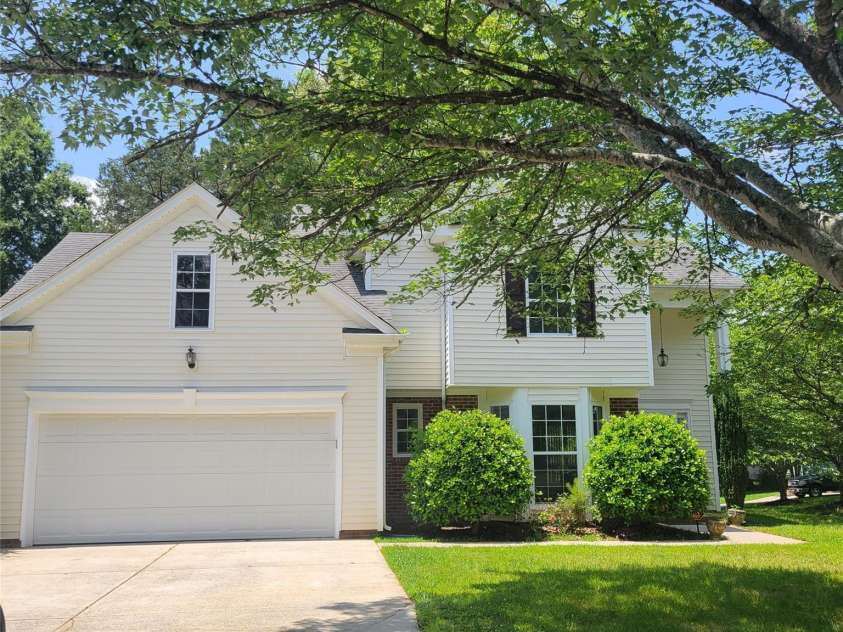 13039 Peacock Lane, Charlotte, NC 28215.  MLS# CAR4267109, YatesRealty ID 17831. 