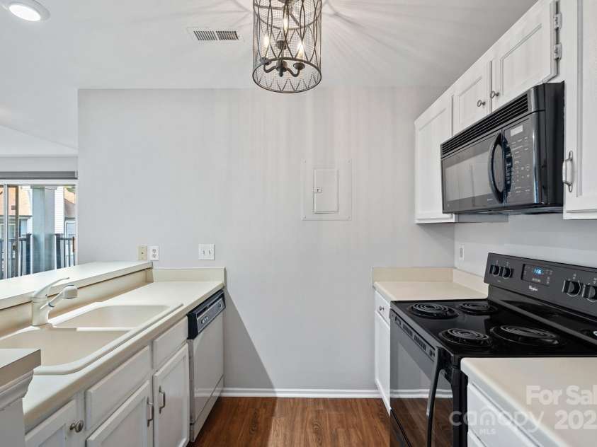 18853 Vineyard Point Lane, Cornelius, NC 28031.  MLS# CAR4267139, YatesRealty ID 17832. 
