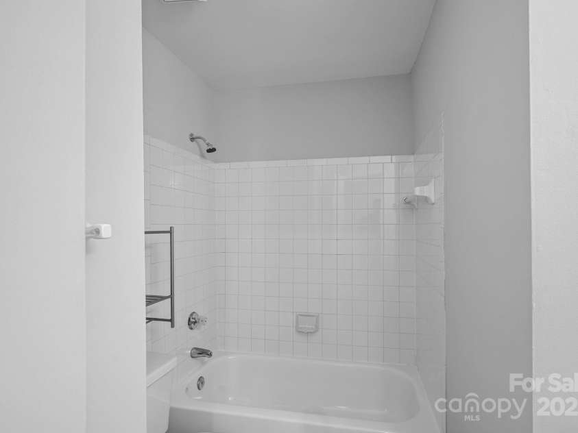 18853 Vineyard Point Lane, Cornelius, NC 28031.  MLS# CAR4267139, YatesRealty ID 17832. 