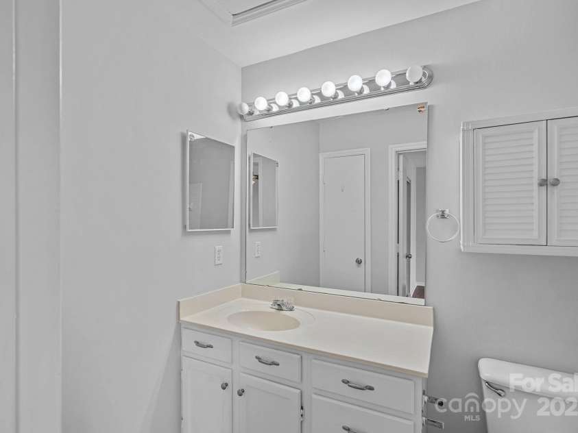 18853 Vineyard Point Lane, Cornelius, NC 28031.  MLS# CAR4267139, YatesRealty ID 17832. 