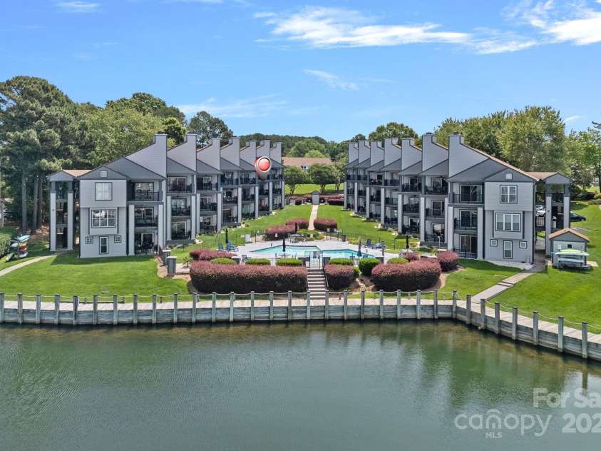 18853 Vineyard Point Lane, Cornelius, NC 28031.  MLS# CAR4267139, YatesRealty ID 17832. 