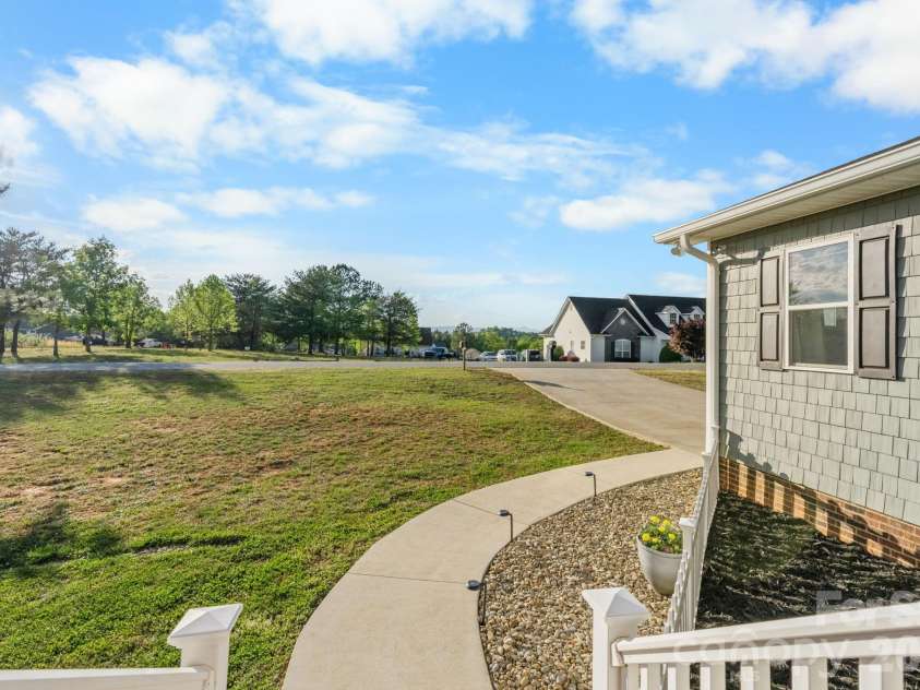 4262 Boulder Drive, Morganton, NC 28655.  MLS# CAR4369441, YatesRealty ID 17832. 