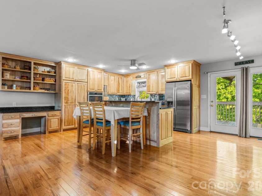 4262 Boulder Drive, Morganton, NC 28655.  MLS# CAR4369441, YatesRealty ID 17832. 