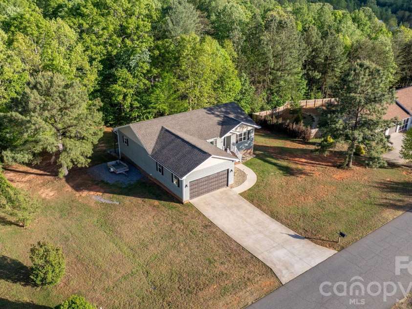 4262 Boulder Drive, Morganton, NC 28655.  MLS# CAR4369441, YatesRealty ID 17832. 