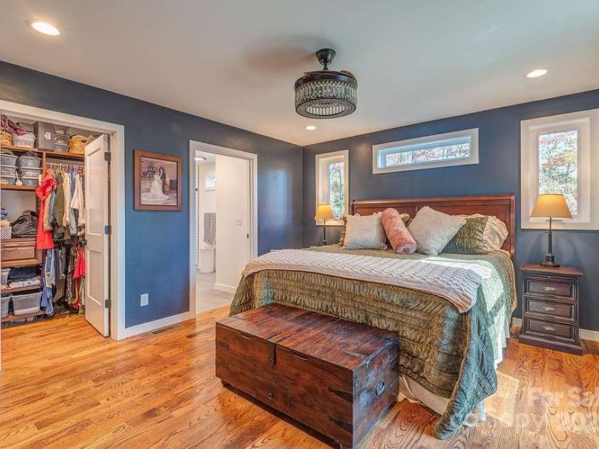 15 Edmond Woods Place, Fairview, NC 28730.  MLS# CAR4316781, YatesRealty ID 17833. 